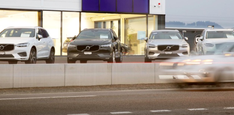 Tariffs could cost carmakers up to 17% of profits