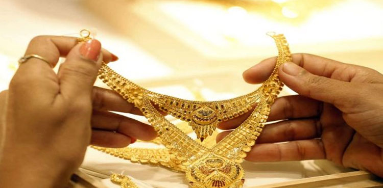CAA official returns lost gold ornaments owner