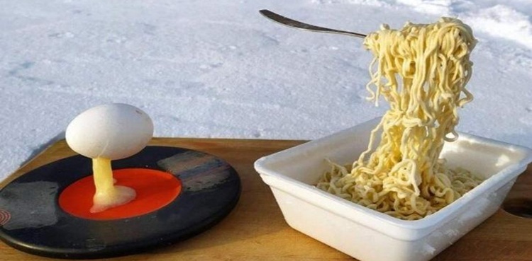 egg-and-noodles-forzen-winters