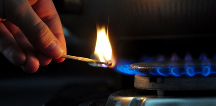Commissioner Karachi, power-gas supply, Sehri and Iftar