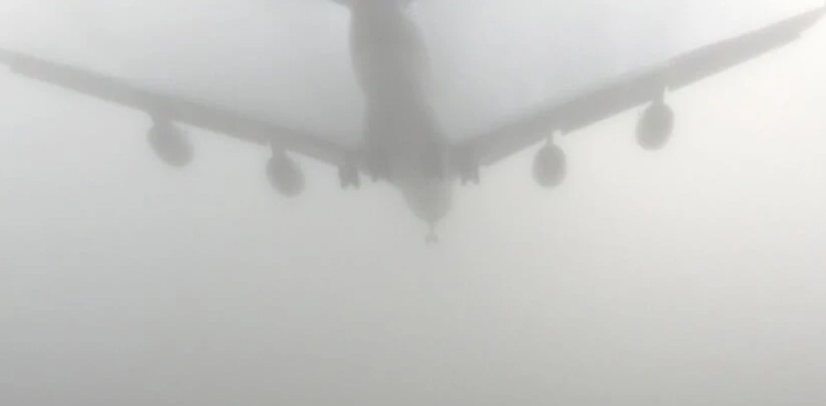 fog flight operations disrupt Pakistan