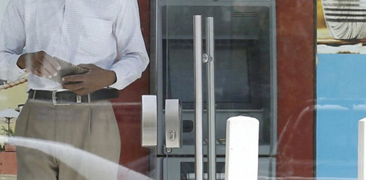 man arrest atm break saudi arabia
