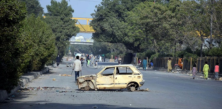 Karachi road blocks ban protest