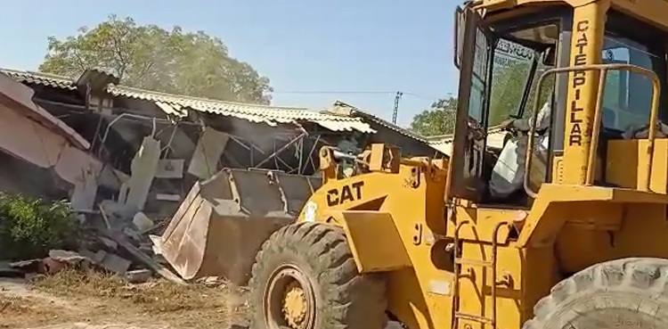 illegal water hydrant karachi raze