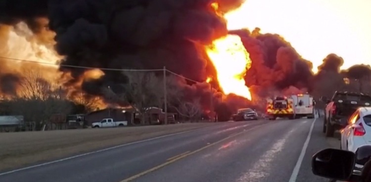 fuel truck blast, Libya, six dead