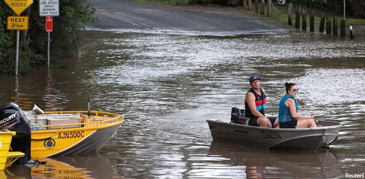 australia flood damages clean up efforts evacuation