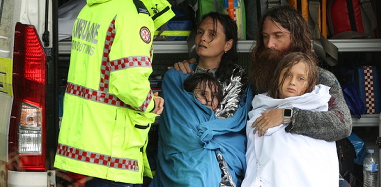 Massive floods, 50000 stranded, Australia
