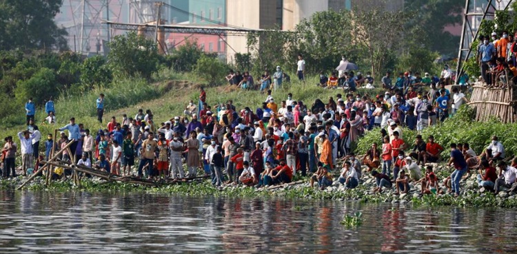 bangladesh ferry sink cargo vessel deaths