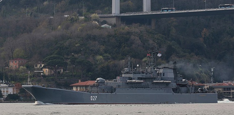 Russia warships ukraine