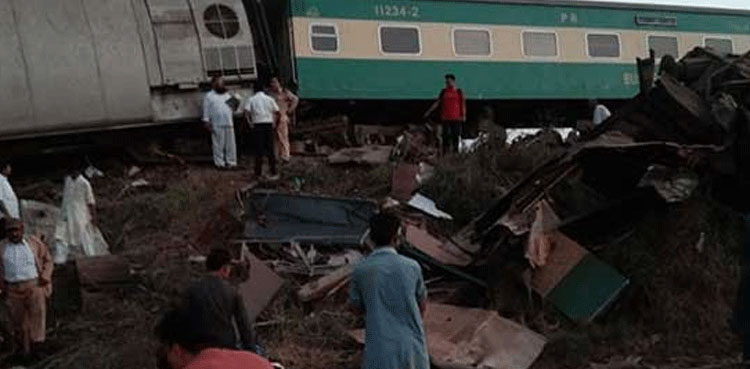Sir Syed Express Ghotki train crash
