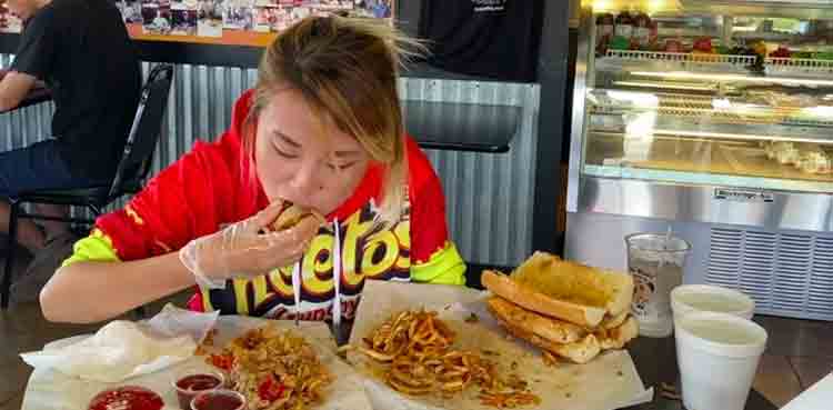 Food Challenger Raina Huang