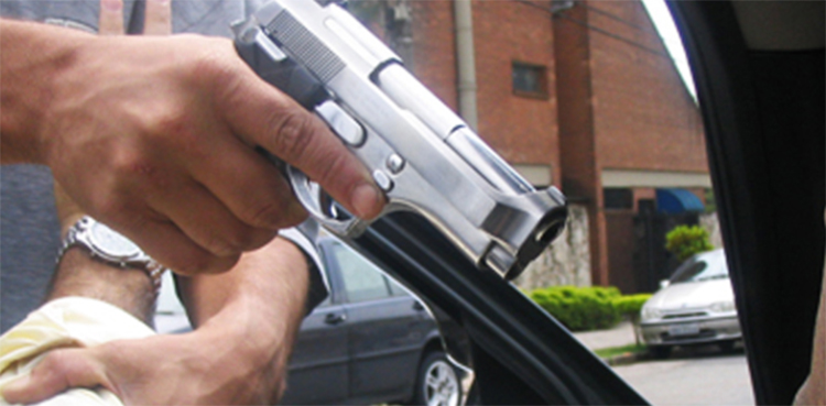 Islamabad traffic signal robbery