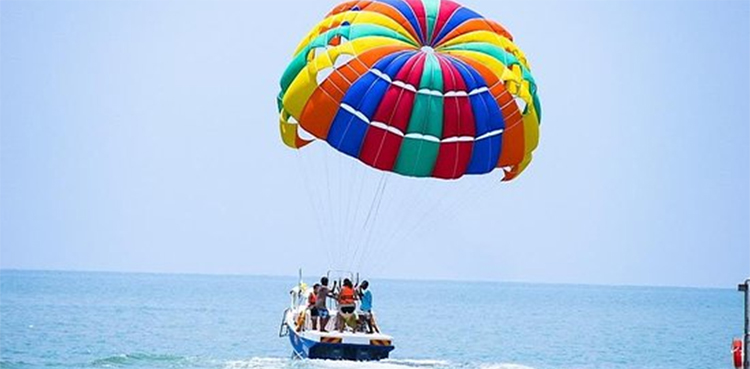 Karachi beaches, boating, jet skiing‎, parasailing, Murtaza Wahab