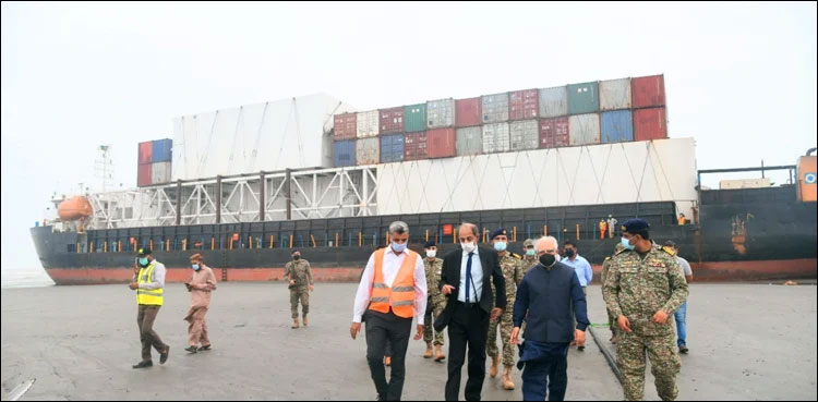 defuelling-cargo-ship-karachi