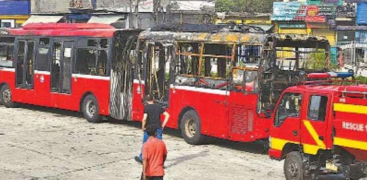 Metro bus fire lahore
