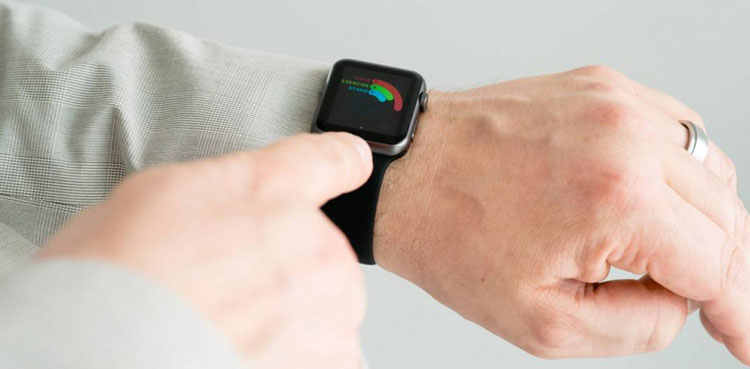 watch fall detection feature apple  
