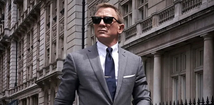 Daniel Craig