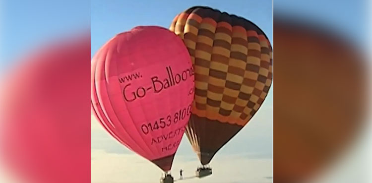 Uk-man-walk-hot-air balloons