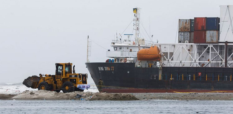 stranded vessel, salvage operation,Karachi beach
