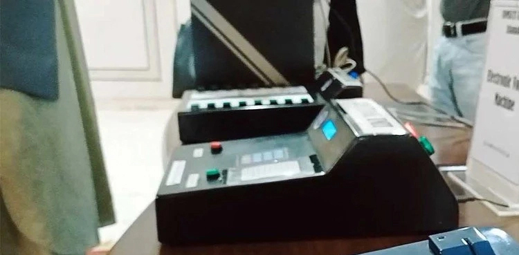 Govt to form joint parliamentary committee on EVMs