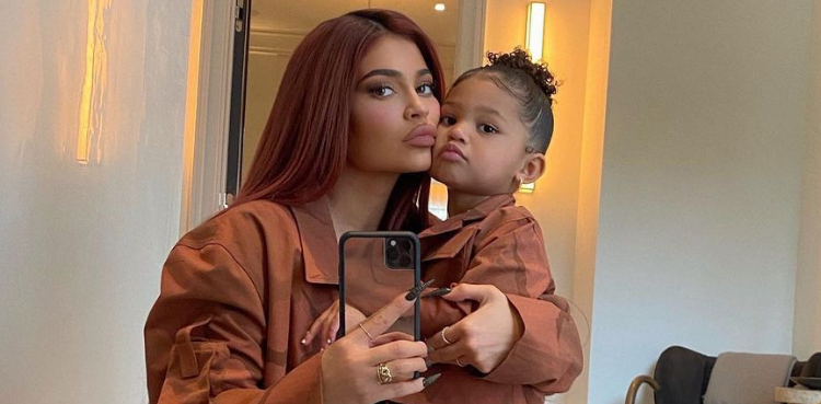 Kylie Jenner Confirms Pregnancy