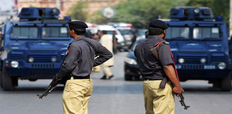 Karachi Police Arrest Robbers