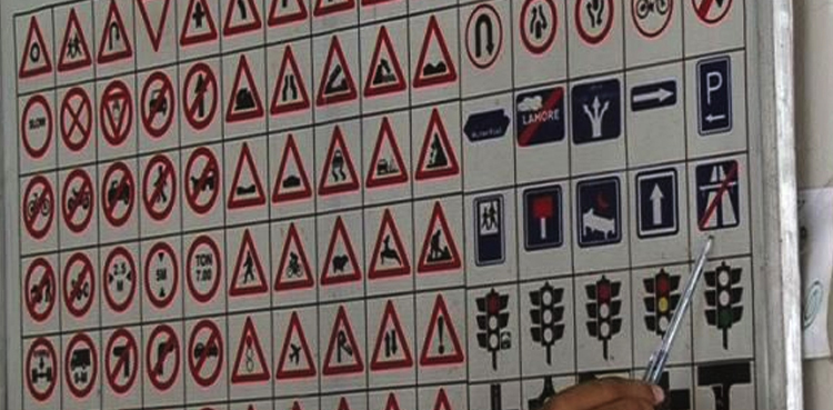 karachi citizens driving licences renewal facility