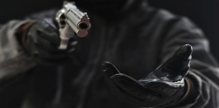 doctor killing resisting robbery dacoits karachi