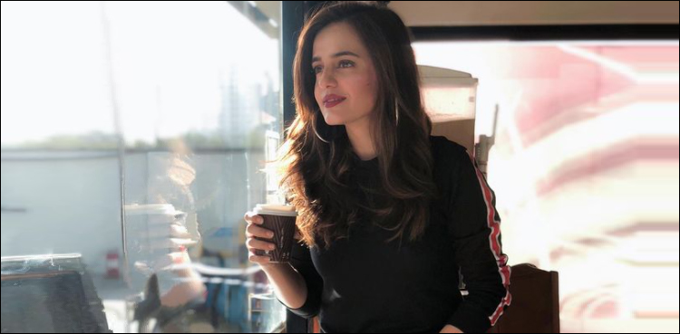 sumbul iqbal picture instagram