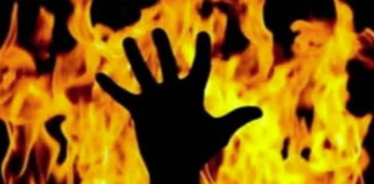 self-immolation, karachi, suicide, man dies,