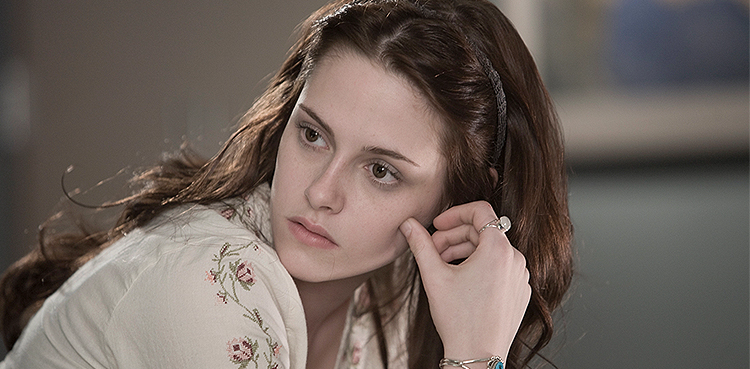 Kristen Stewart playing Princess Diana