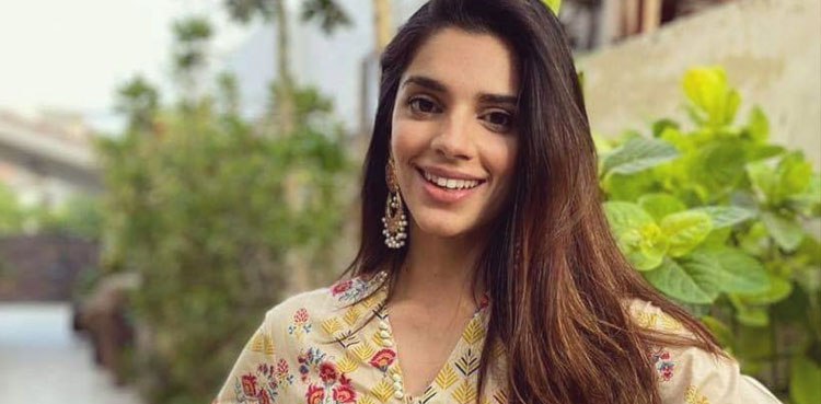 sanam saeed, actor, latest pictures, viral, social media