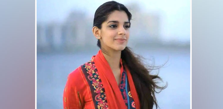 sanam saeed, actor, latest pictures, go viral,