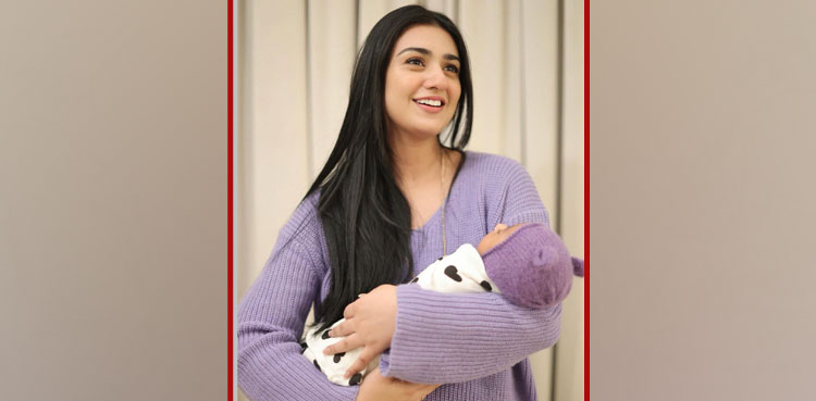 falak shabir, sarah khan, alyana, daughter