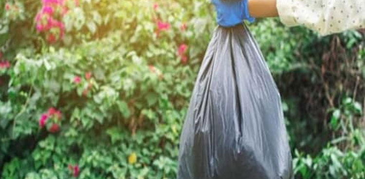 businessman-dumps-dustbin-cash
