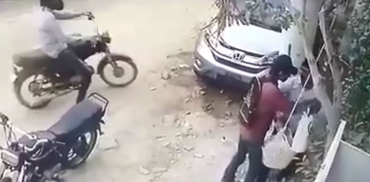 Karachi Delivery Boy Robbed