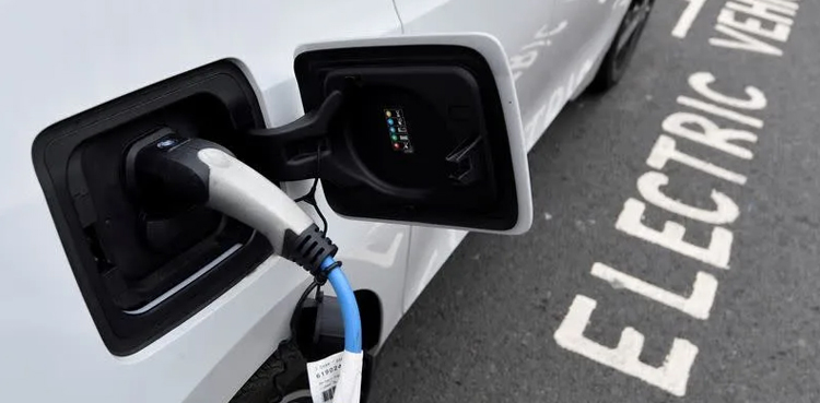 Donald Trump, Electric vehicles rules