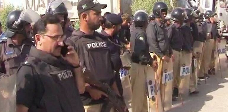 Karachi protesting vaccinators
