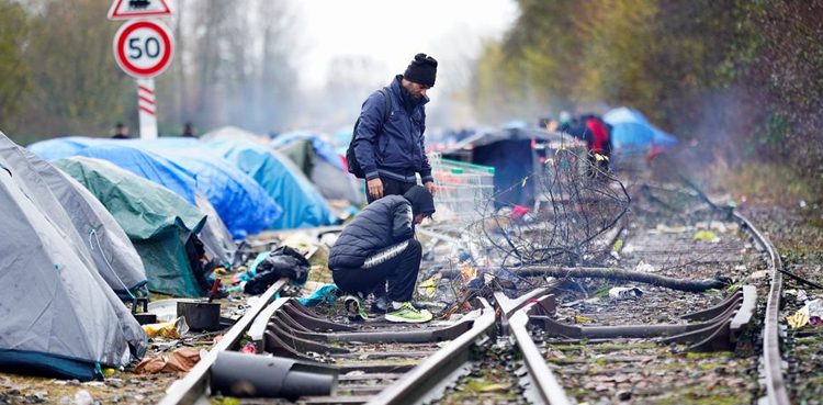 french police migrants camp eviction