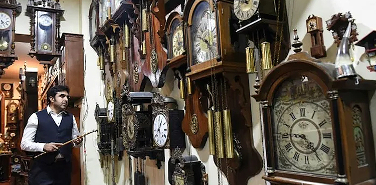 Gul Kakar, Pakistan clock collector