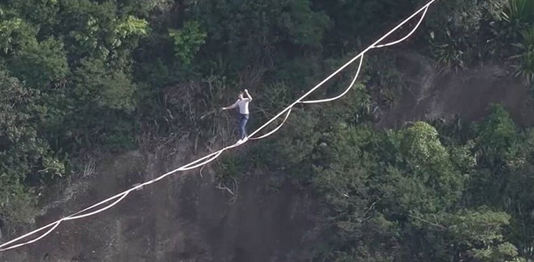 acrobat slacklines peaks
