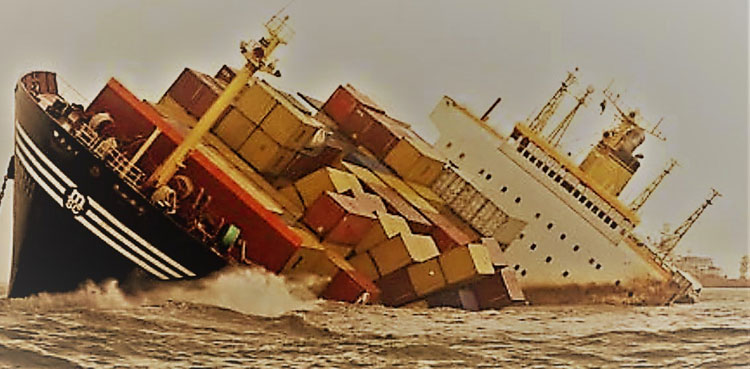 India oil spill, container ship sinks