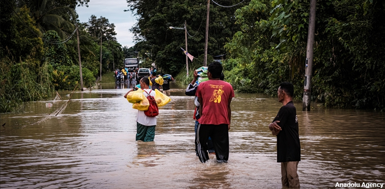 Malaysia Floods, 122000 people displaced