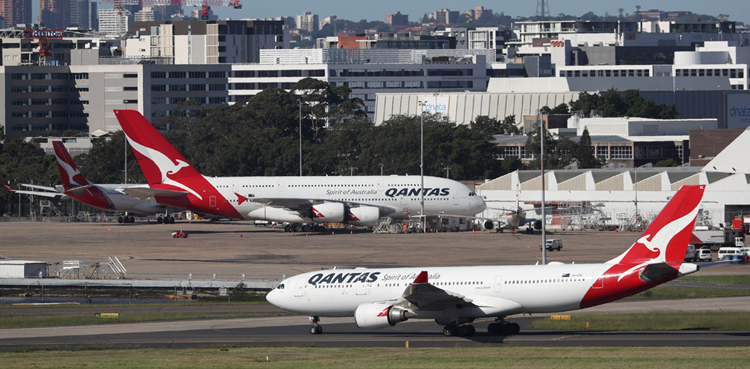 qantas boeing airbus
