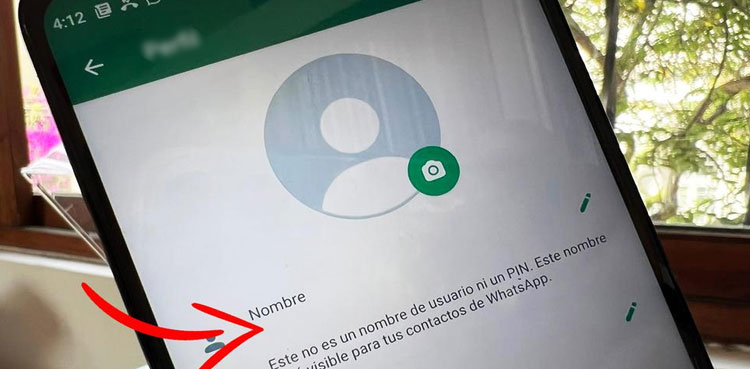 WhatsApp invisible text name