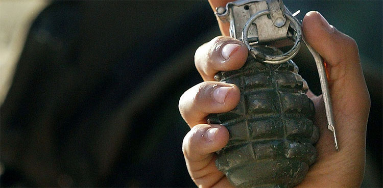 3 injured, Gwadar grenade attack, cop and attacker die