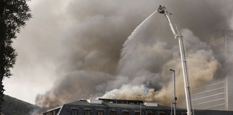 south-africa-parliament-blaze-firefighters