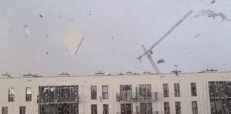 Crane falls, Storm, Poland, Hurricane Eunice