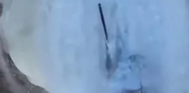 scary video, climbing, mountain, video viral