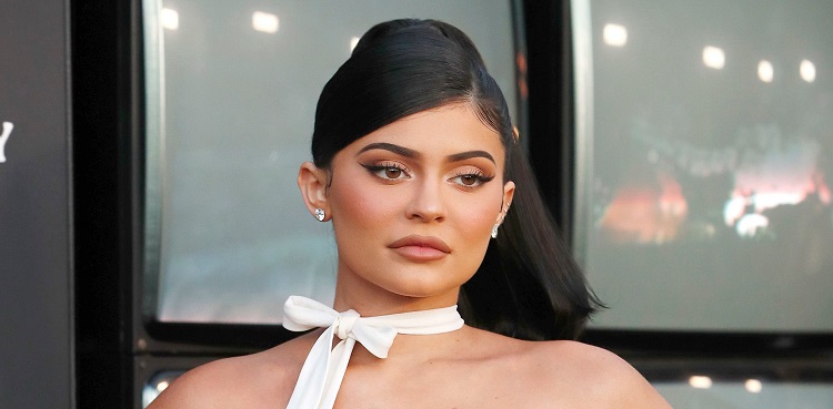 kylie jenner welcomes baby boy